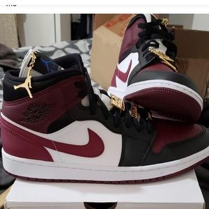 Air Jordan 1 Mid SE Dark Beetroot Women's